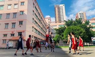 说明: A group of people playing basketballDescription automatically generated with medium confidence