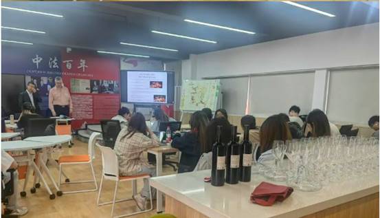 b6e4b3f2-3d9e-4094-8b0e-6a68c32b902f